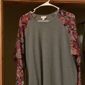 Lularoe.   2x randy shirt